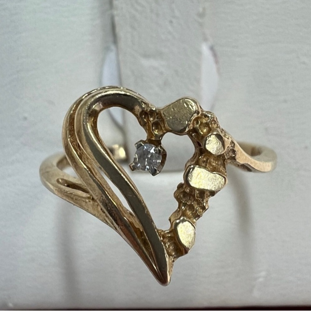 14K Vintage Yellow Gold Heart Nugget Ring with one Diamond